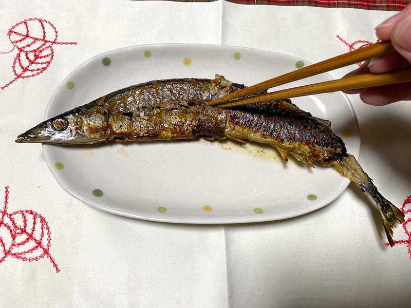 秋の味覚 秋刀魚 秋刀魚の正しい食べ方とは メゾンde東海の住人 東海光学株式会社